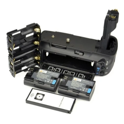 Immagine di DSTE Telecomando Verticale Batteria Presa per Canon EOS 5D Mark II 5D2 DSLR Fotocamera come BG E6 con 2 pack LP