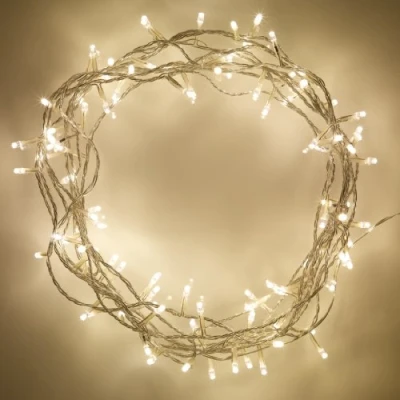 Immagine di Lights4fun Filo di 200 luci LED a luce bianca calda per uso in interni