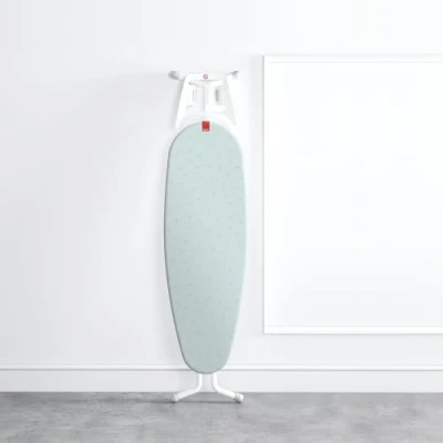 Immagine di Rayen Fodera universale per asse da stiro regolabile EasyClip 4 strati: 100% cotone con titanio Imbottitura in schiuma Dimensioni: 130 x 47 cm Stampaggio