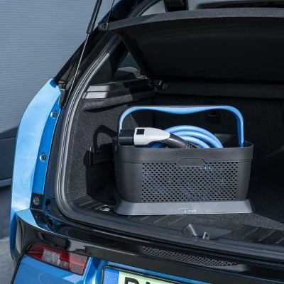 Immagine di rati Basket Blu, cestino per auto con adattatore di fissaggio al bagagliaio, antiscivolo e stabile durante la guida I 94% materiale riciclato