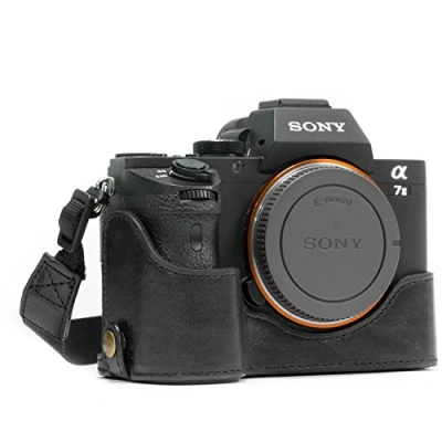 Immagine di MegaGear Sony Alpha A7S II, A7R A7 II Ever Ready Custodia metà copertura in Vera pelle per Fotocamera con Tracolla Nero MG1129
