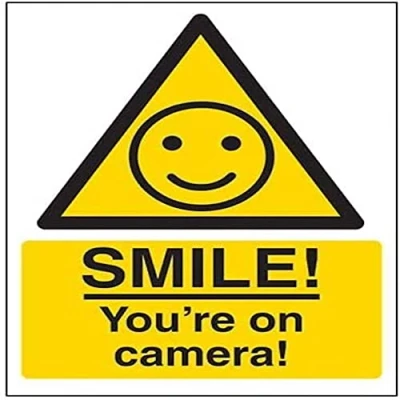 Immagine di V Safety 6E061AN R Cartello Scritta Smile You&#039;re on Camera, 150 mm x 200 mm, plastica Rigida da 1, Giallonero, 150mm 200mm