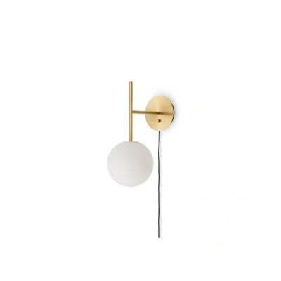 Immagine di Audo Copenhagen Applique TR Lampadina a sospensione, colore ottone, vetro