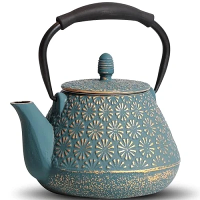 Immagine di MILVBUSISS Teiera in ghisa, 950 ml, modello giapponese Sakura Blossom, cassaforte per piano cottura, infusore foglie sfuse e caffè, manico silicone, interno smaltato, blu