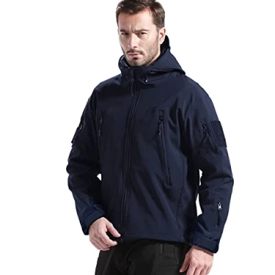 Immagine di FREE SOLDIER Giacche Militari Softshell da Uomo Fodera in Pile Esterno Giacca Antivento Impermeabile con Cappuccio tattiche Calde Multitasche per Escursioni di Caccia (Blu Navy,L)