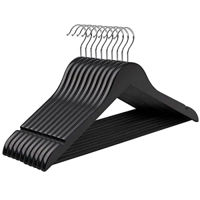 Immagine di SONGMICS Grucce Legno, 10 Pezzi, Appendiabiti con Scanalature su Spalle, Barra Portapantaloni Antiscivolo e Gancio Girevole a 360, per Completi Camicie Cappotti, Nero Argento CRW02B10