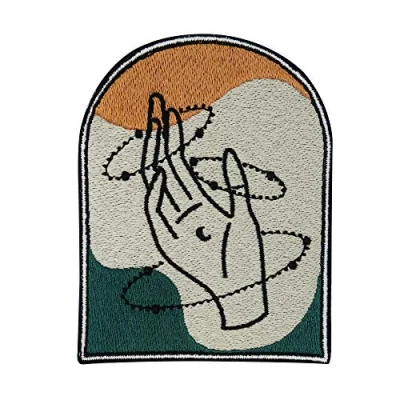 Immagine di Finally Home Soul of The Moon Collection: toppa termoadesiva a mano nel sistema solare, toppe termoadesive, per le mani, adulti