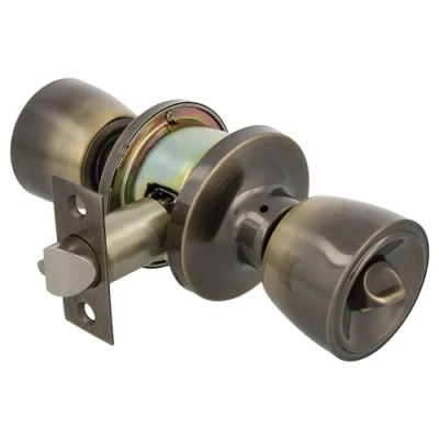 Immagine di Amig Pomello Porta Ingresso Set di Pomelli Tipo Tazza con Sistema Anticarta Ottone Serratura 60/70 mm Chiave e Per Porte in Legno a Spigolo Quadrato Pelle