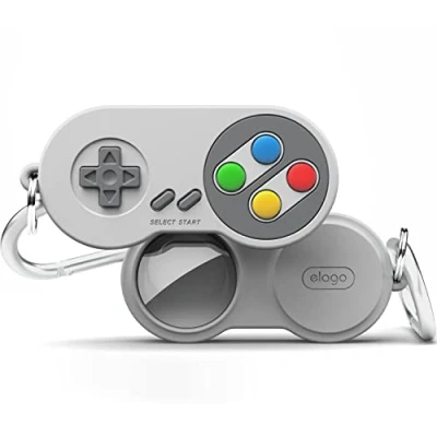 Immagine di elago Custodia W5 Compatibile Apple AirTag Cover Protezione Anticaduta, con Moschettone, Design Classico Console di Gioco (Rintraccia Cani, Chiavi) Dispositivo Localizzazione non Incluso