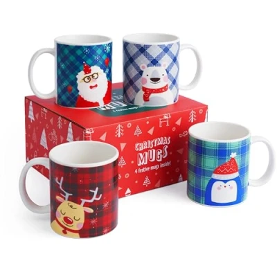 Immagine di THE TWIDDLERS Set di 4 Tazze natalizie assortite da 340 ml con design Babbo Natale, pinguino, orso, renna