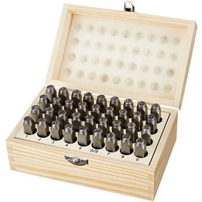 Immagine di Amazon Basics Kit perforatore in metallo e pelle da 7,87 mm Marrone