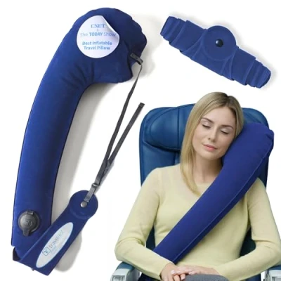 Immagine di Travelrest Finale Viaggio Cuscino/Guanciale Cervicale Ergonomico, Brevettato e Regolabile per Aeroplani, Automobili, Autobus, Ufficio Sonnecchiando, Sedie a Rotelle (Rotoli su Piccolo) (Blu)