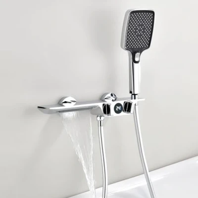 Immagine di Yalsfowe rubinetto per vasca da bagno cascata, Miscelatore parete ottone, con doccetta, display della temperatura, doccia bagno,Cromo