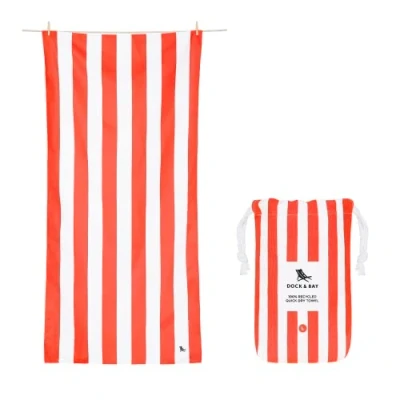 Immagine di Dock &amp; Bay Telo Mare Asciugatura Rapida, Senza Sabbia Compatto, Leggero Materiali Riciclati al 100% Include Custodia Cabana Waikiki Coral Red, Extra Large (200x90cm, 78x35)