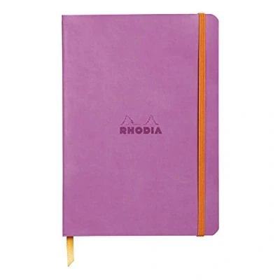 Immagine di RHODIA 117461C Taccuino flessibile lilla A5 Puntinato Dot 160 pagine Carta Clairefontaine Avorio 90 g/m Segna pagina, Chiusura con elastico Copertina Simil Cuoio Collezione Rhodiarama