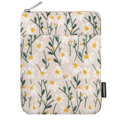 Immagine di Dadanism 6 7&quot; Custodia Protettiva Imbottita a Margherita Ricamata per Nuovo Kindle Paperwhite E Colorsoft Signature Edition, Oasis Reader/6&quot; 11ª Gen, Bianca