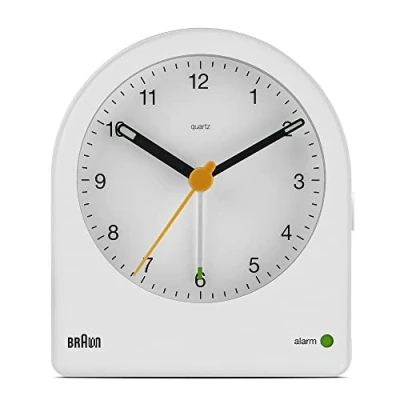 Immagine di Braun Classic Analogue Alarm Clock with Snooze and Continuous Backlight, Quiet Quartz Movement, Crescendo Beep in White, model BC22W.