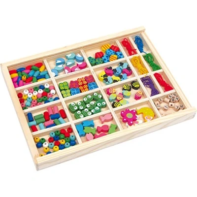 Immagine di 2465 Scatola in legno da infilo &quot;Vivien&quot; small foot, gioco con elementi infilare per la creazione di bracciali dell&#039;amicizia, a partire 3 anni
