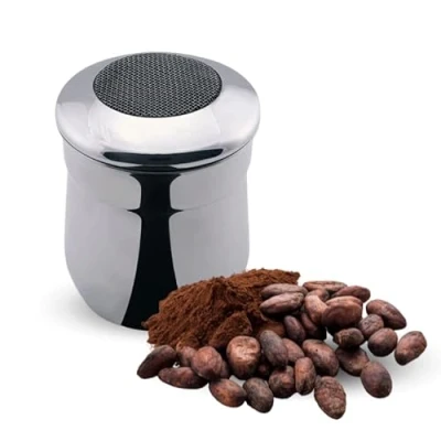 Immagine di VIRSUS Dispenser Spandicacao a Rete 1281, capacità 100 gr, spargicacao in Acciaio Inox 18/10, con Coperchio Sicurezza Salva aromi Plastica, dosatore per Cacao e polveri (1)