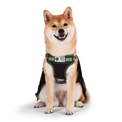 Immagine di Star Wars Darth Vader Pettorina Cosplay per cani di taglia media, M Imbracatura media nera con cappuccio Merch o Pet Costume