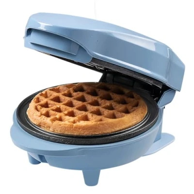 Immagine di Bestron Mini waffle per classiche, piccolo con rivestimento antiaderente, compleanni bambini, feste di famiglia, Pasqua o Natale, 550 Watt, colore:blu