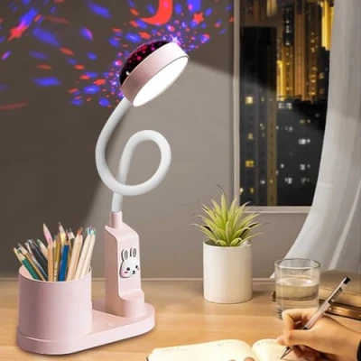Immagine di Aicharynic lampada da scrivania a LED per bambini, con portapenne, tavolo LED, dimmerabile, ricaricabile 360, regolabile collo di cigno, luce lettura stella