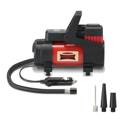 Immagine di Dragon Winch Compressore aria Portatile LED 12V 10,3 BAR/ 150 PSI con una capacità di 35 l/min + manometro digitale integrato, presa accendisigari, borsa per il trasporto, 3x punte intercambiabili