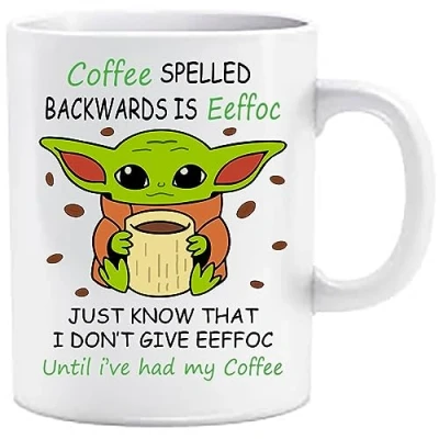 Immagine di Top Banana Gifts Eeffoc Divertente tazza in ceramica bianca con scritta &quot;Baby Yoda&quot;, idea regalo per caffè e tè, 325 ml, colore: bianco