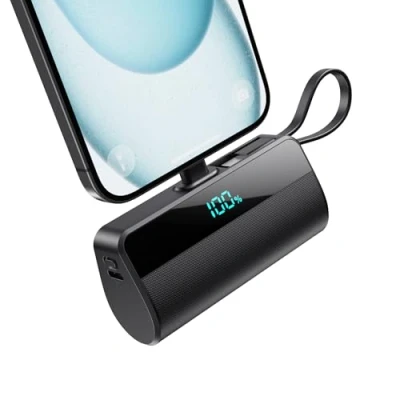 Immagine di Mini Power Bank per iPhone, 5500mAh Caricabatterie Portatile con Cavo USB C Integrati 20W PD Ricarica Rapida Powerbank Compatto Batteria Esterna LED Display iPhone 16/15/14/13/12/11/8/7/6 Ecc