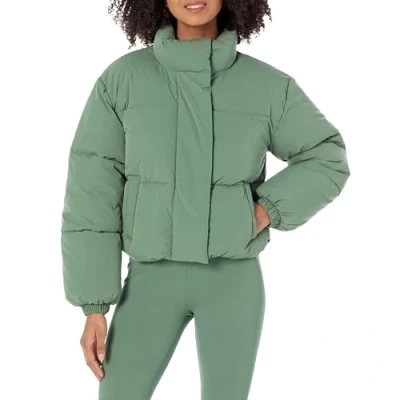 Immagine di Amazon Essentials Piumino Taglio Corto (disponibili in taglie forti) Donna, Verde Salvia, XL Plus
