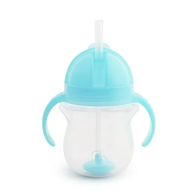 Immagine di Munchkin Click Lock Tip &amp; Sip Straw Cup, Baby Toddler Sippy Cup with Straw, BPA Free Non Spill Weighted Childrens Cups, Bottle, Trainer (7 oz/207 ml, Blue)