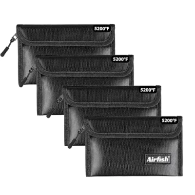 Immagine di Airfish 4 Pezzi Sacchetti per Soldi Ignifughi, 12.7 x 20cm, Borsa sicura Contanti, Oggetti di Valore e Passaporto con Rivestimento in silicone Chiusura a Cerniera Nero
