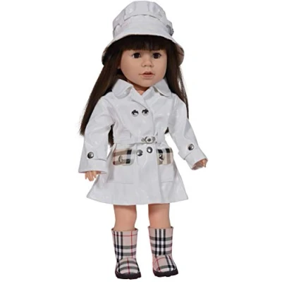 Immagine di The New York Doll Collection Bambola Pioggia Indossare Set Include Bambole (Bianco) Cappotto, Stivali e Cappello per Moda Ragazza Si Adatta 18 Pollici / 46 cm