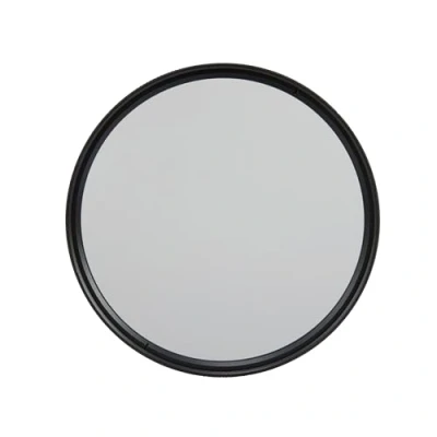 Immagine di Amazon Basics 82 mm Filtro di Protezione Polarizzatore Circolare per Colori più Intensi, Riduzione dei Riflessi e Bagliori, Multistrato, Protegge da Polvere, Sporcizia Graffi