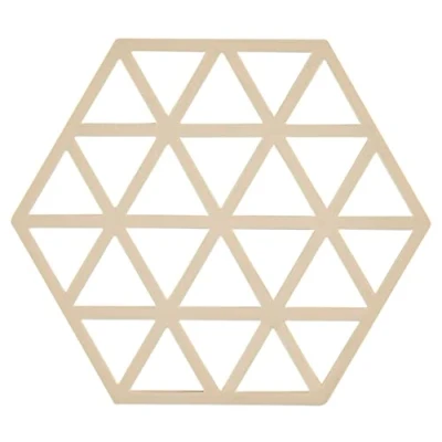 Immagine di Zone Denmark Triangles Sottopentola in silicone, 16 x 14 cm, colore: betulla