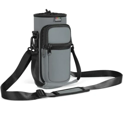 Immagine di Nuovoware Borsa Borraccia in Neoprene da 750ml, Custodia Bottiglia con Tracolla Regolabile Maniglia e Tasche Portatile Porta per Ciclismo, Campeggio, Grigio