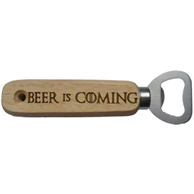 Immagine di FastCraft Apribottiglie ispirato al Trono di Spade, in legno, con incisione &quot;Beer is coming&quot;, idea regalo per la cucina