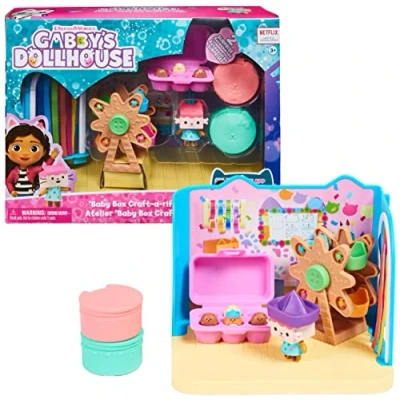 Immagine di Gabby&#039;s Dollhouse DeluxeRoomSetCraftRoom, Multicolore, 6064151
