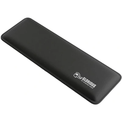 Immagine di Glorious Gaming Padded Keyboard Wrist Rest (compatta, spessore 17 mm) Bordi cuciti anti logoramento, superficie liscia, base gomma antiscivolo, compattezza media, 300 x 100 mm Nero