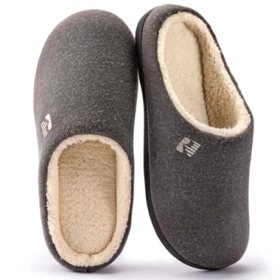 Immagine di RockDove Pantofola Uomo Tipo Zoccolo con Schiuma Memory e Fodera in Pile Sherpa, 42/43 EU, Grigio Colomba