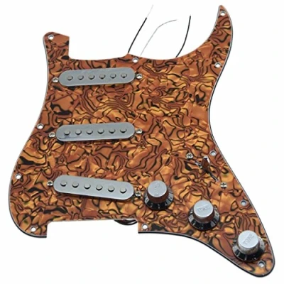 Immagine di Dopro Loaded Strat Sss Pickguard Pickups con ceramica Chrome Covers/Knobs Tiger Stripe