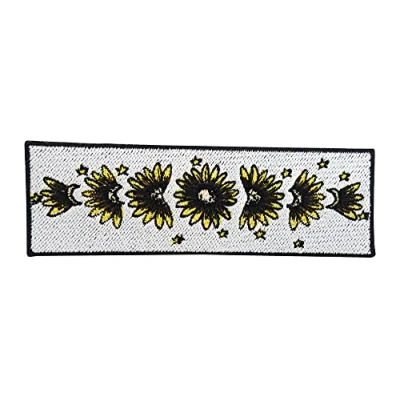 Immagine di Finally Home Toppa termoadesiva da applicare con il ferro stiro a forma di girasole, motivo fiore, colore bianco e bauner