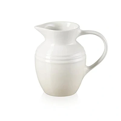 Immagine di Le Creuset Brocca Classic in Gres Vetrificato, 600 ml, 550 g, Meringue, 80903067160005