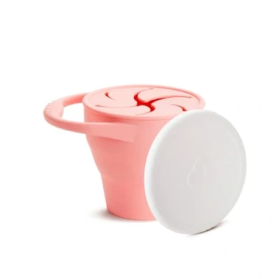 Immagine di Munchkin C&#039;est Silicone! Vasetto per Svezzamento in Silicone senza BPA, Contenitore Snack e Alimenti Bambini a Partire da 4 Mesi, Pieghevole con Coperchio Antigoccia Colore: Corallo