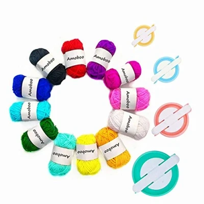 Immagine di KNEWMART Pom Maker, 4 Taglie Pompon Maker Fluff Sfera Weaver ago Fai da Te in Kit di Attrezzi Lavoro a Maglia Lana per + 12 Pezzi Filato Acrilico