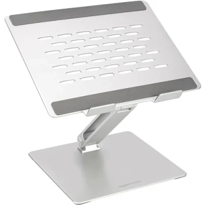Immagine di Amazon Basics Supporto per laptop con ventola di raffreddamento, regolabile ed ergonomico, regolazione dell&#039;altezza e dell&#039;angolazione continue laptops da 17,3&quot;, 27.9 x 23 5.6 cm, argento