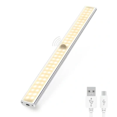 Immagine di Luce per armadio a 60 LED con sensore di movimento, Banda magnetica, batteria ricaricabile tramite cavo USB incluso. Calda notturna multiuso da 40 cm, cucina, corridoio, bagno, scala.