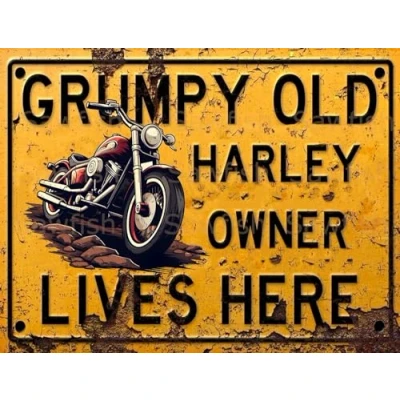 Immagine di Targa decorativa da parete in metallo di alluminio, stile vintage, retrò, con scritta &quot;Grumpy Old Harley Davidson Owner Live Here&quot;
