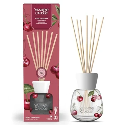 Immagine di Yankee Candle Signature Diffusore a bastoncini Amarena 100 ml Fino 10 settimane di fragranza Confezione riciclabile Un regalo perfetto per una donna