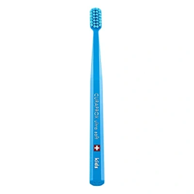 Immagine di Curaprox CS Kids Spazzolino da denti manuale per bambini con setole ultra morbide 5500 e testina piccola, colore: Blu